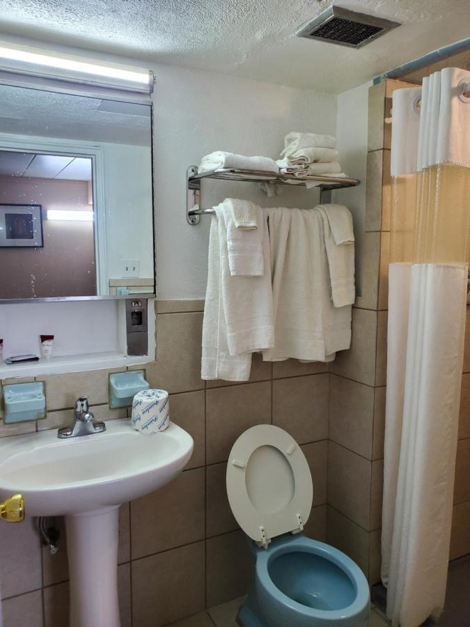 Budget Inn Of 湾城 外观 照片